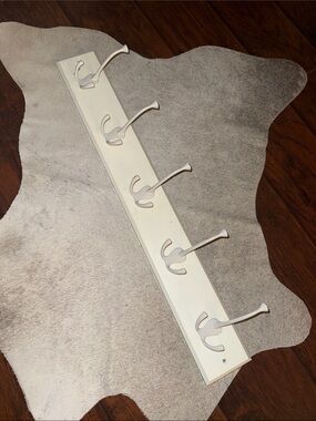 White Wall Hook Rack with Five Hooks